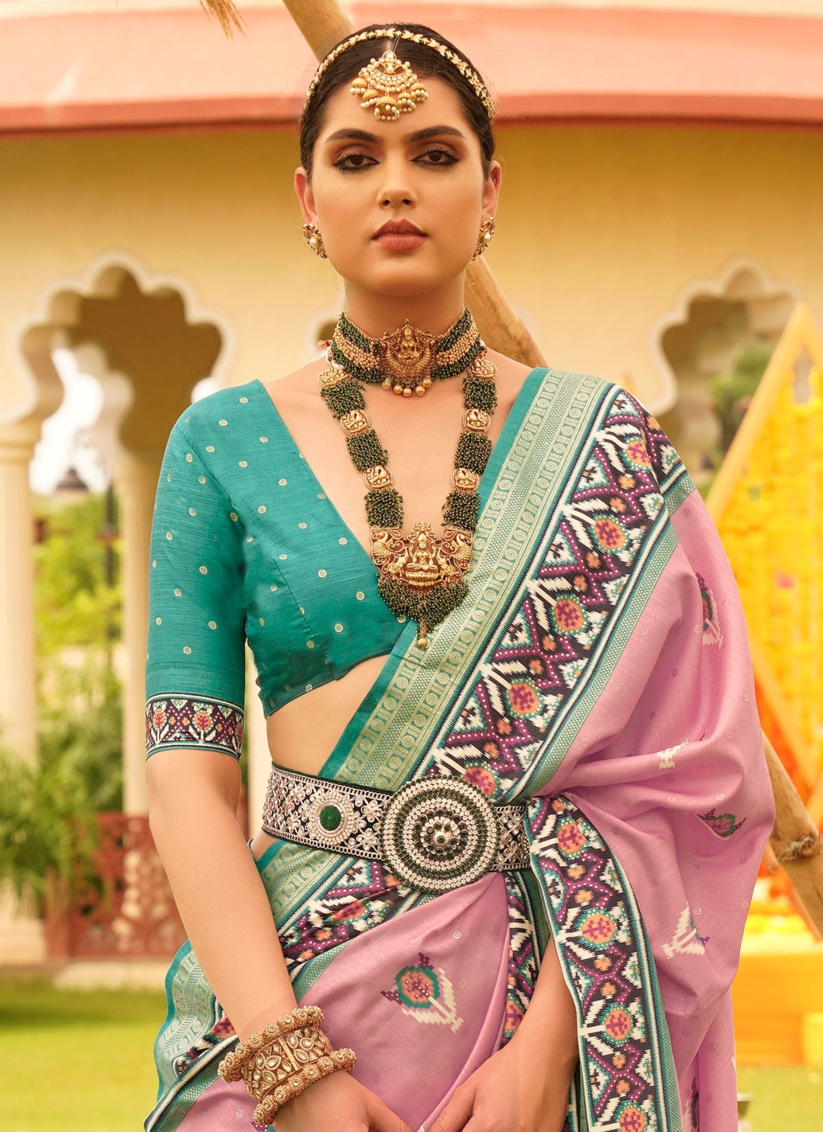 Woven Work Silk Blend Traditional Saree In Pink For Women