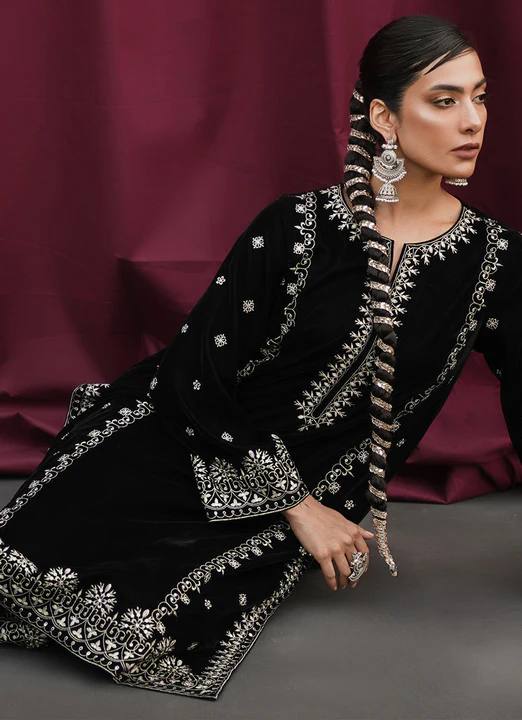 "Elegant Heavy Velvet Embroidered Set with Dupatta, Top, and Pant – Fully Stitched"