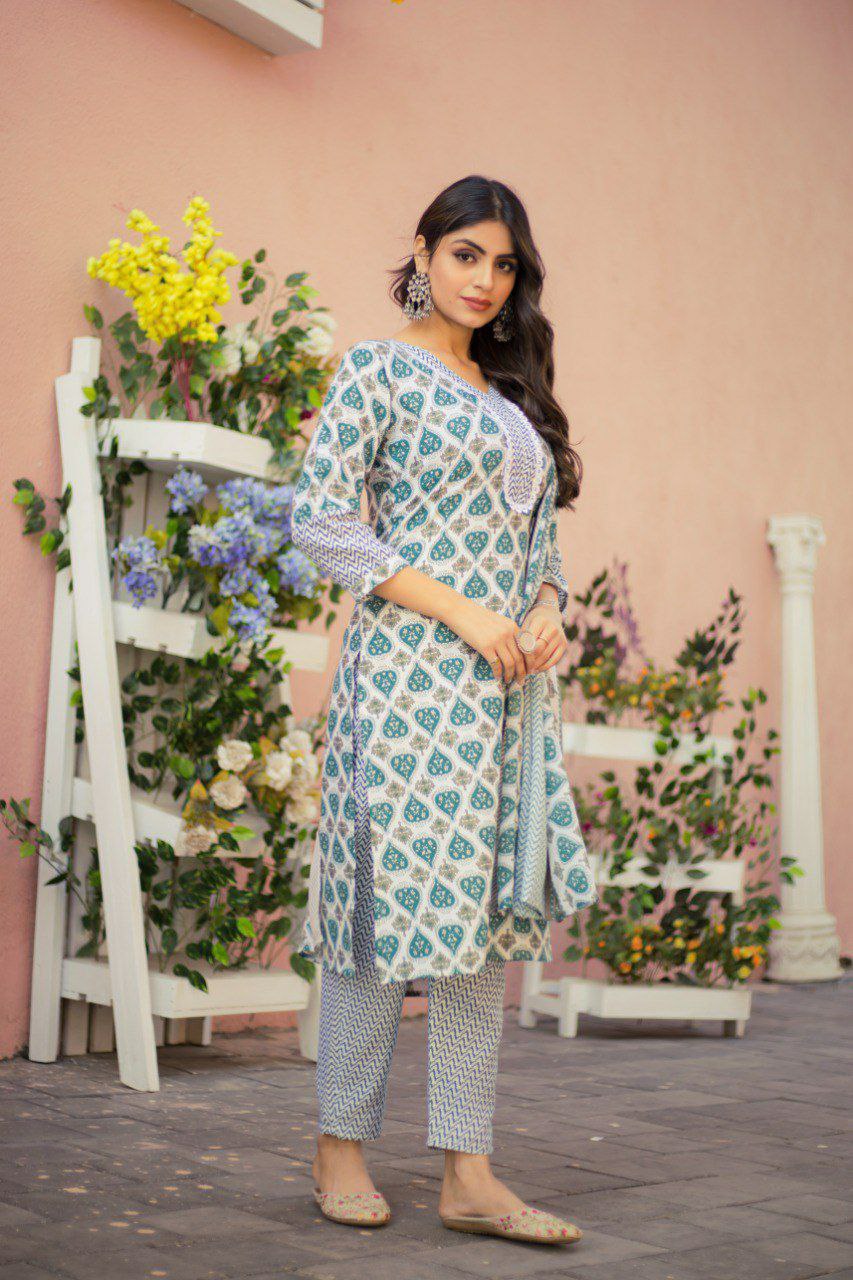 "Elegant Green Cotton Printed V-Neck Kurti Set with Divider Plaza & Mal Cotton Dupatta"