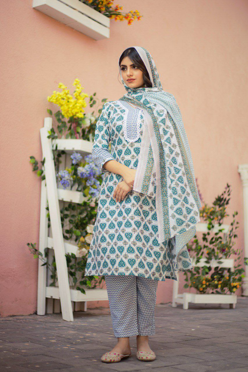 "Elegant Green Cotton Printed V-Neck Kurti Set with Divider Plaza & Mal Cotton Dupatta"