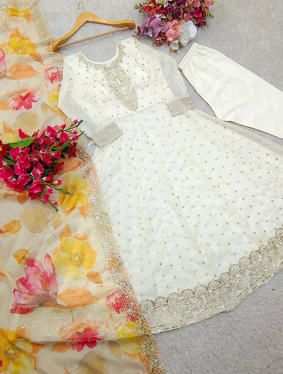 "Elegant Gwon-Pent Set with Digital Print Dupatta and Embroidery Work"