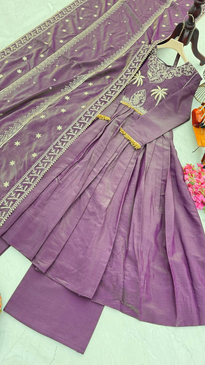 Women's designer roman chimar silk kurta sets