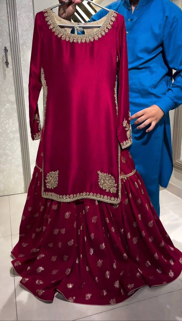 "Elegant Crunch Silk Ensemble with Coding Dori and Sequins"