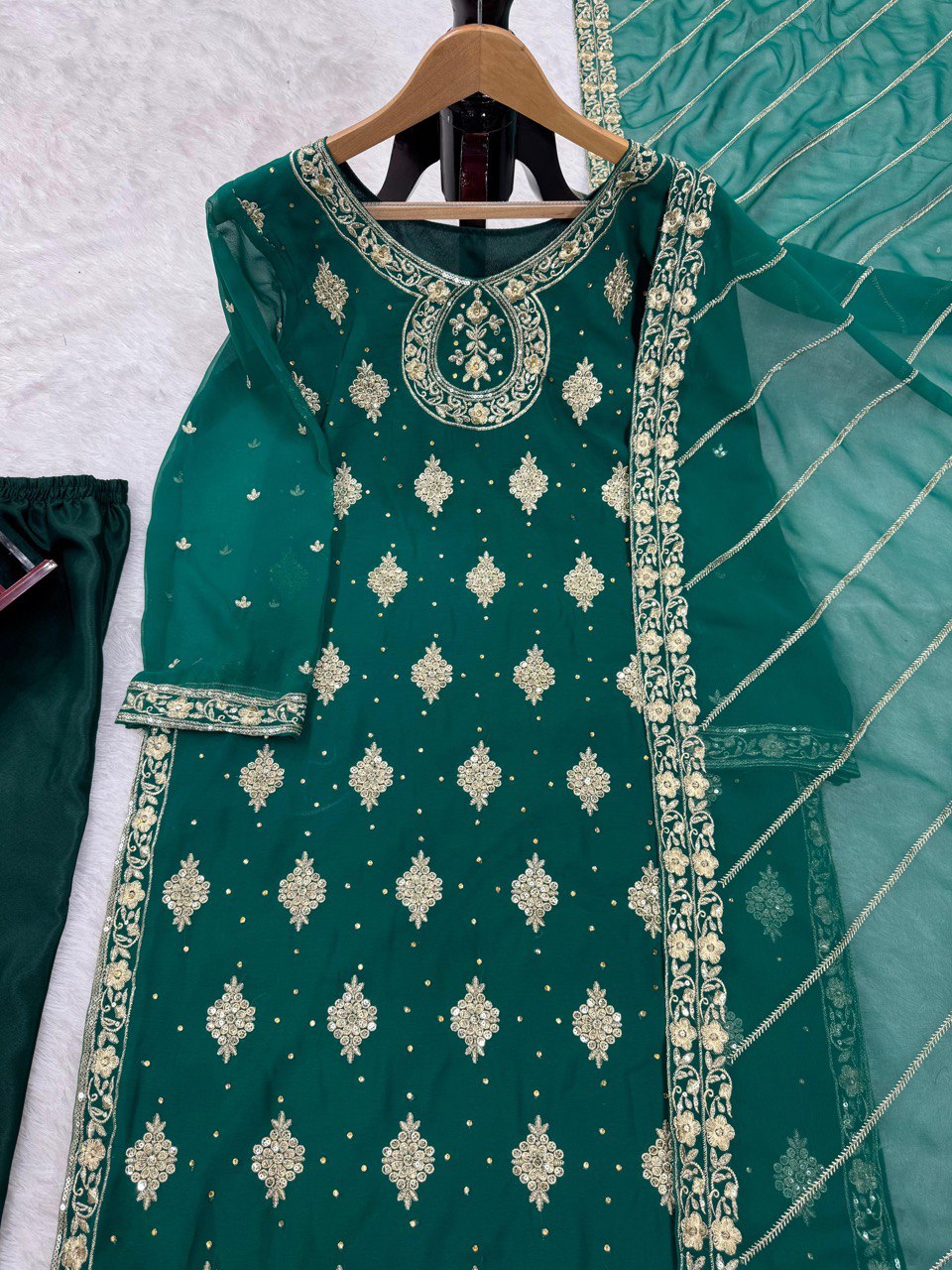 Georgette kurta pant with dupatta sets,Thread work