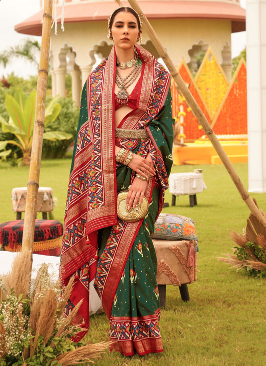 Woven Work Silk Blend Classic Saree In Green For Women