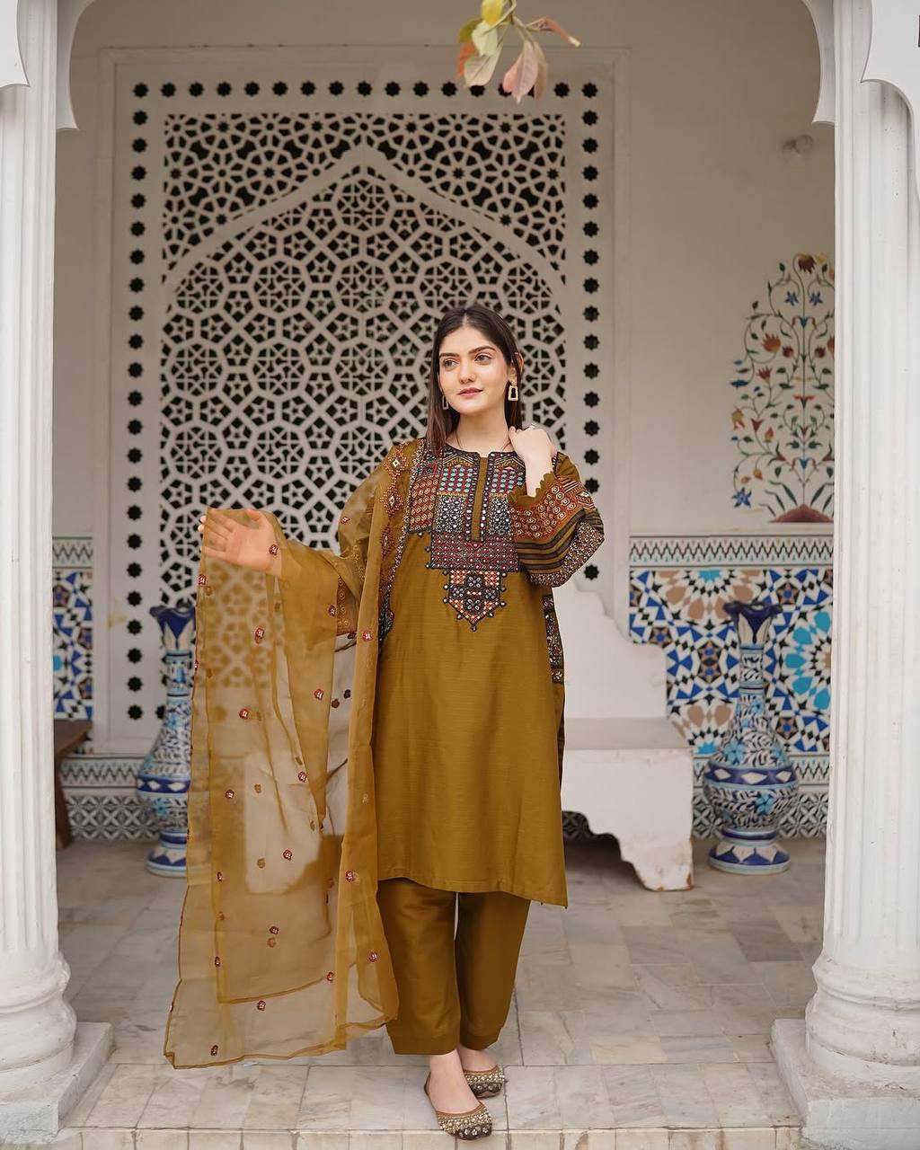 Elegant Roman Silk Sequin Embroidered Suit Set