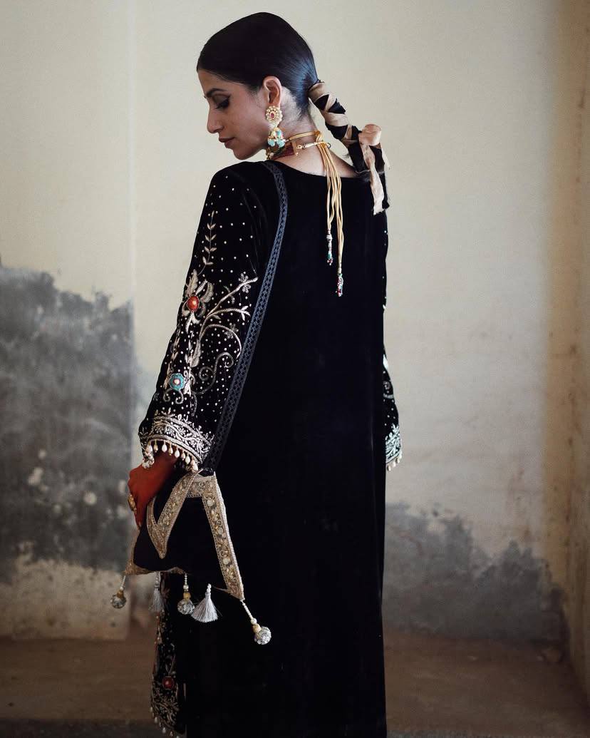 "Elegant Velvet & Georgette Set with Sequence & Thread Embroidery, Cutwork & Potli - Kurti, Plazzo & Dupatta"