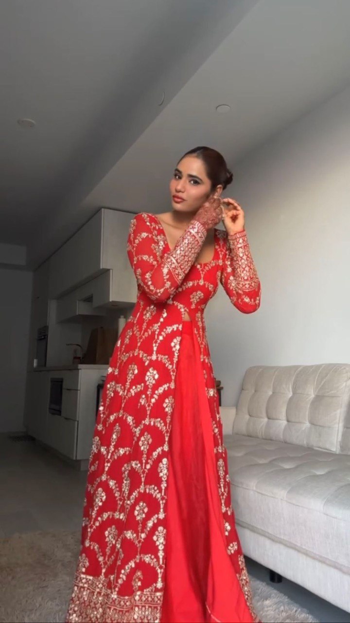 "Elegant Sequined Top & Micro Cotton Pants Set – Stylish & Comfortable"