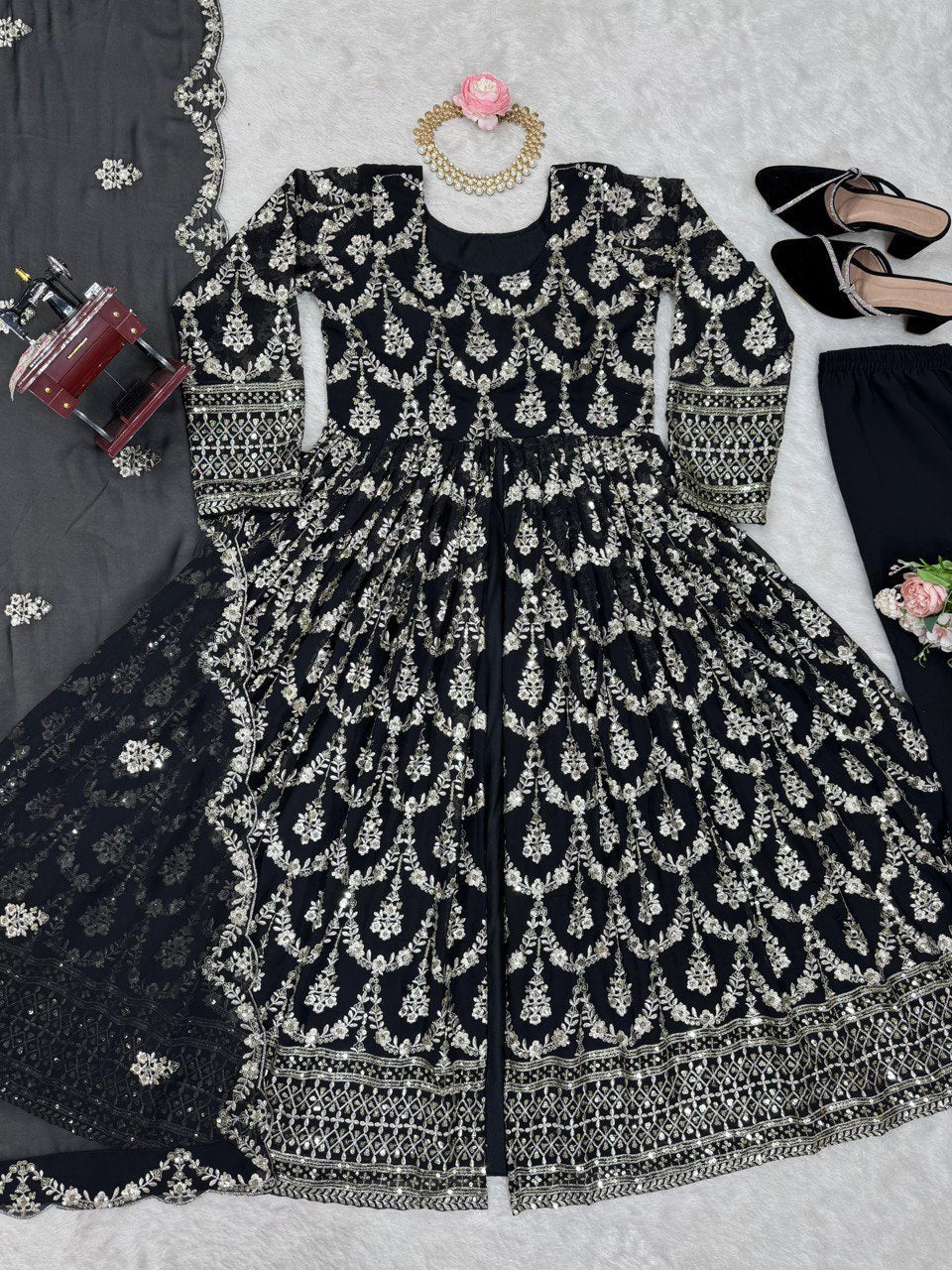 "Elegant Sequined Top & Micro Cotton Pants Set – Stylish & Comfortable"