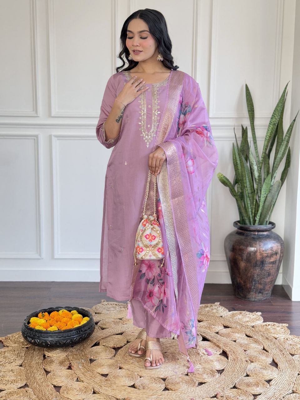 "Elegant Viscose Chanderi Embroidered Kurti Set with Jacquard Tissue Dupatta"