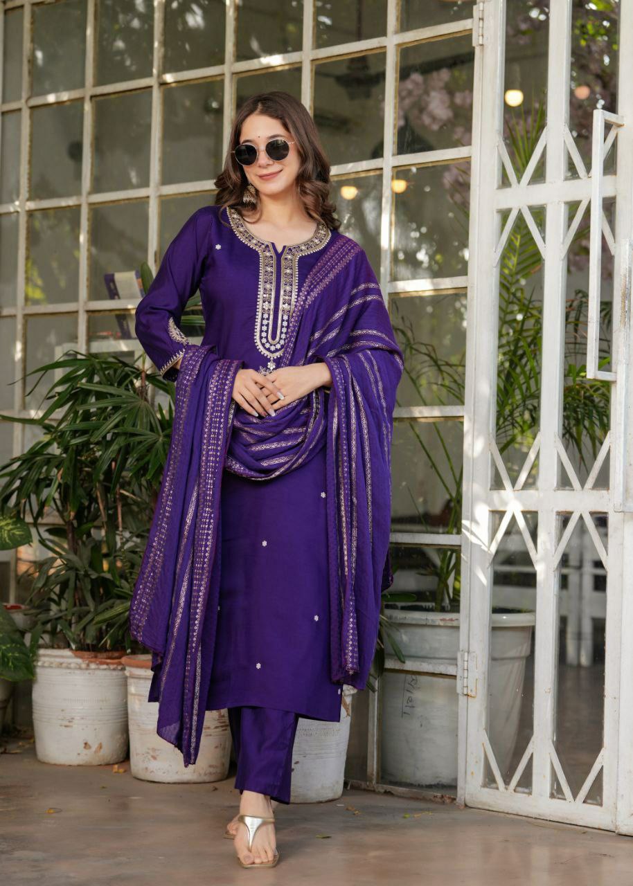 "Elegant Viscose Chanderi Kurti Set with Embroidered Sequins & Jacquard Dupatta"