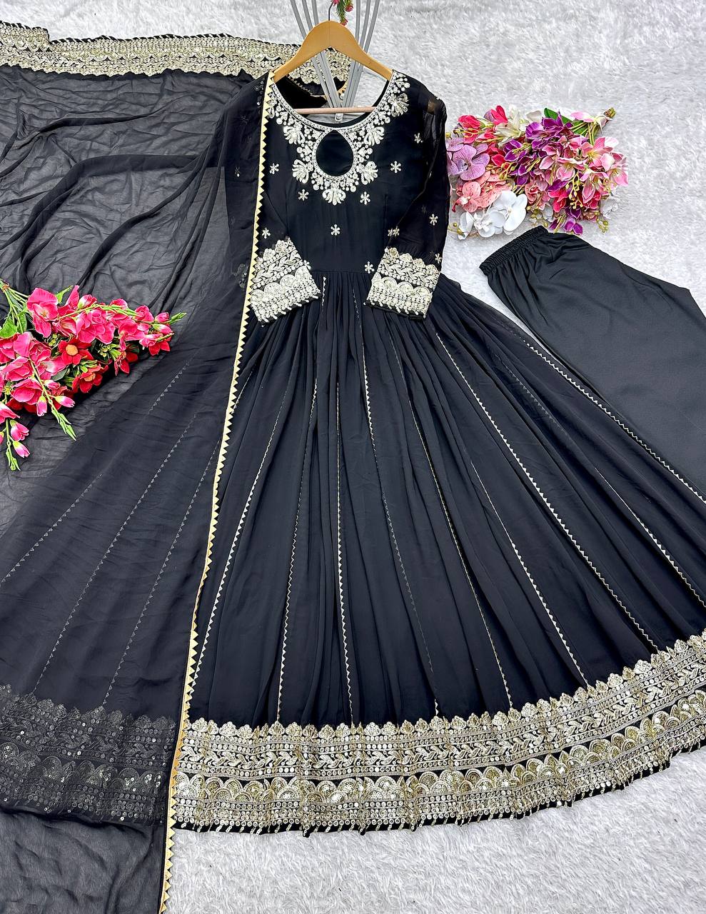 "Elegant Gwon Set with Embroidered Dupatta and Comfortable Pent"