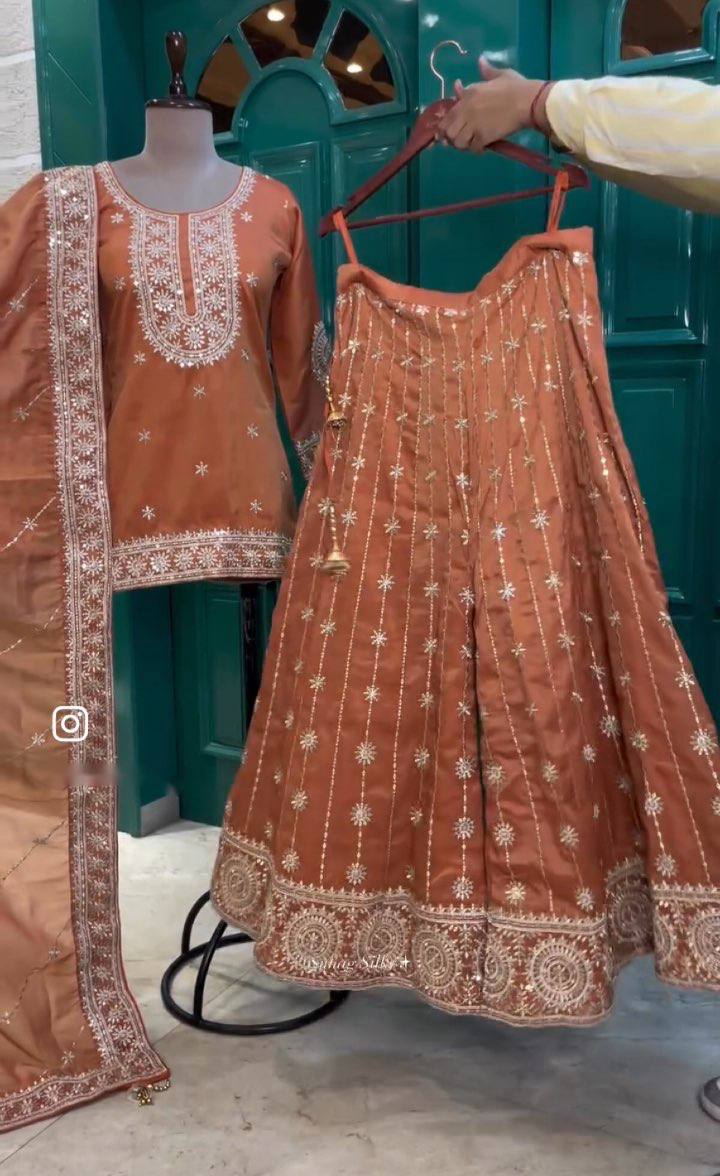 "Elegance in Silk: Embroidered Vichitra Silk Set with Dupatta and Sarara"