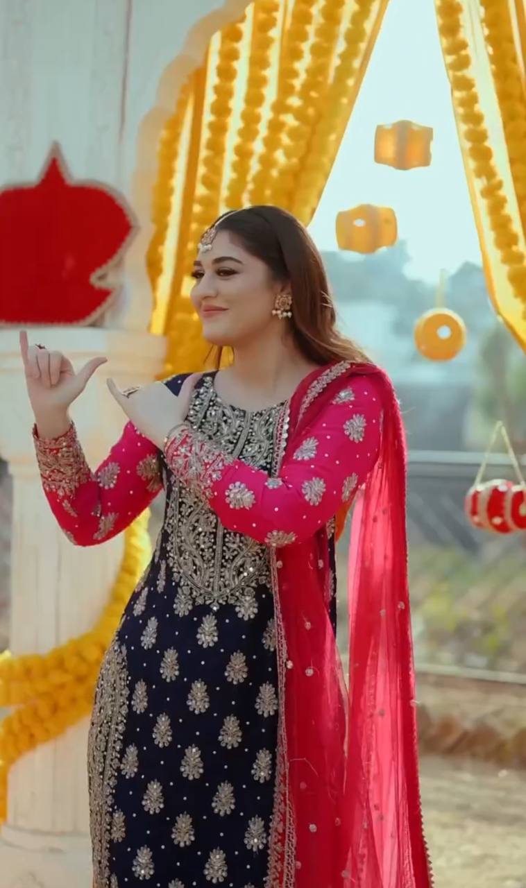 "Elegant Pure Fox Georgette Ensemble with Heavy Embroidery"