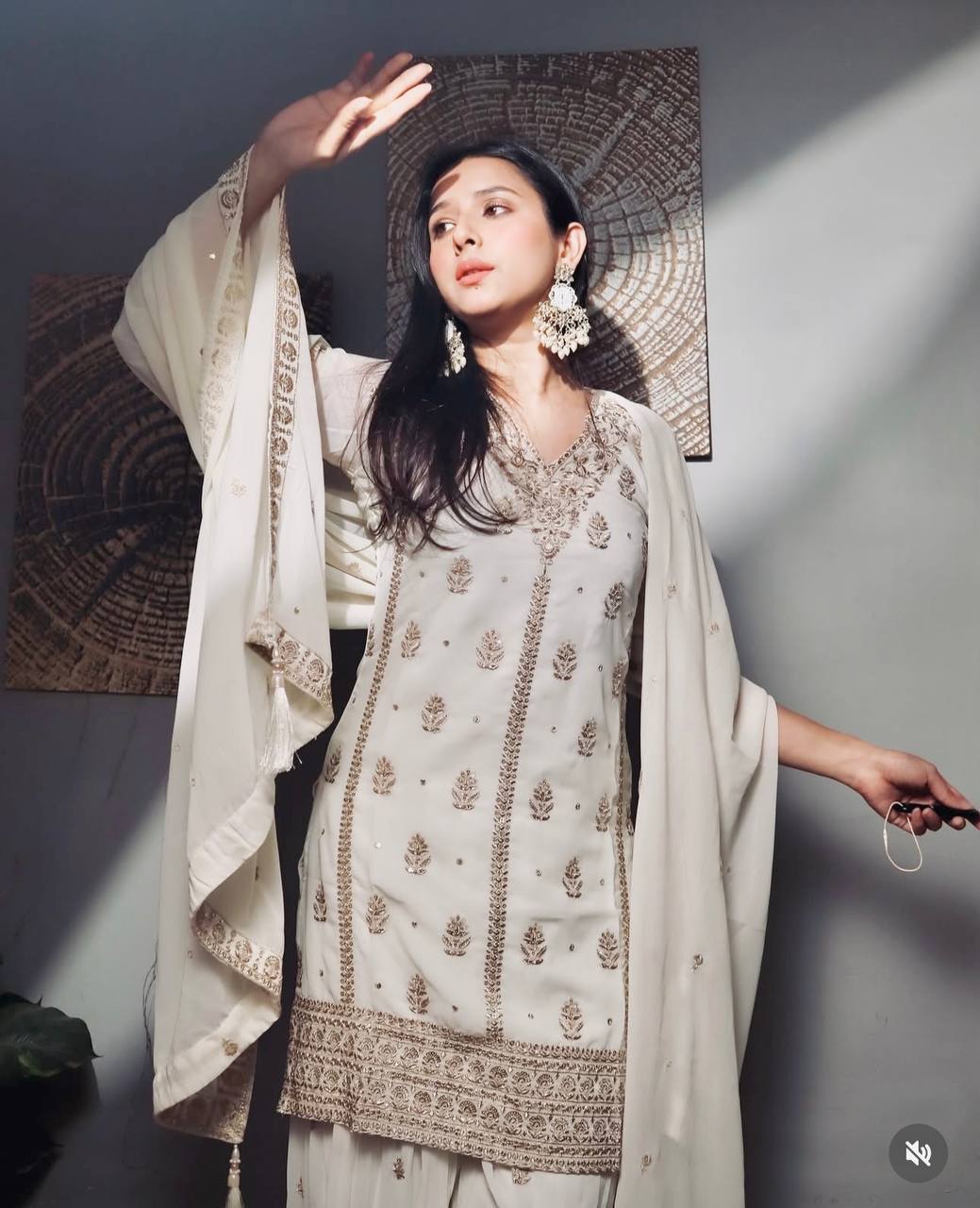 Elegant Embroidered Fox Georgette Set with Sarara & Dupatta