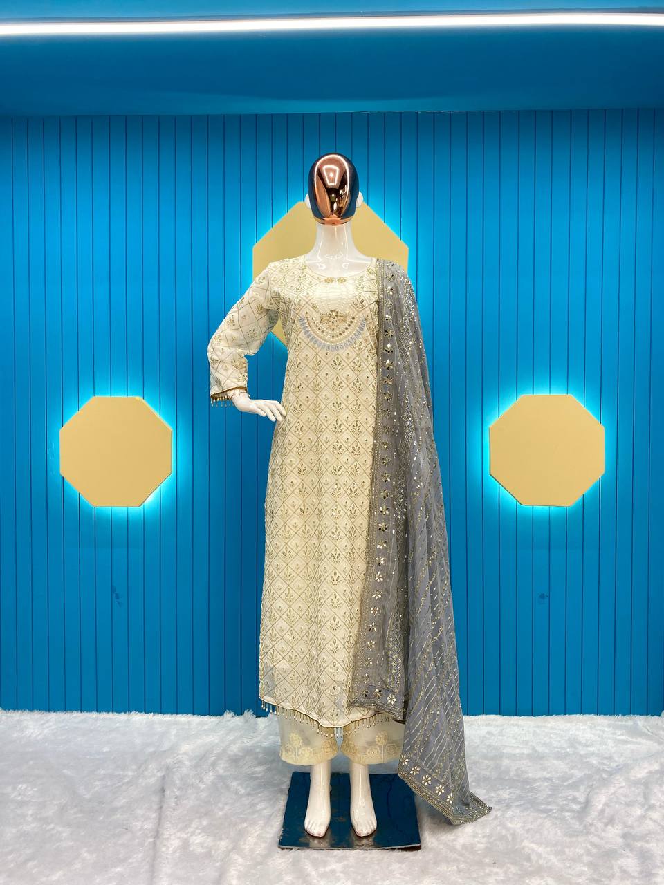 Designer Embroidery Kurta Pant set